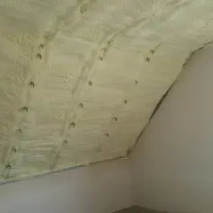 Jak dobrać grubość pianki PUR na poddasze dla maksymalnej izolacji?