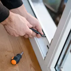 Jak skutecznie uszczelnić okna PVC? Sprawdzone metody i porady.