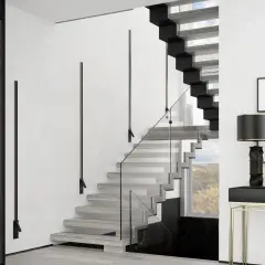 Nowoczesne schody z drewna i szkła. Dowiedz się, jak obliczyć ilość stopni na schody proste wzór dla majsterkowicza.
