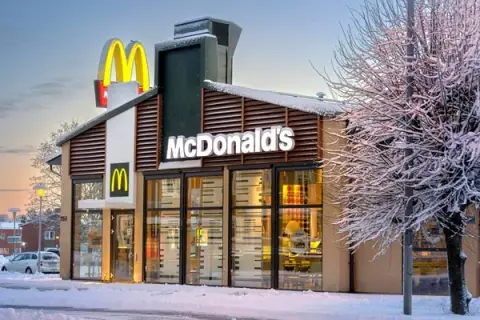 Ile kosztuje budowa McDonald's? Zaskakujące wydatki, które musisz znać