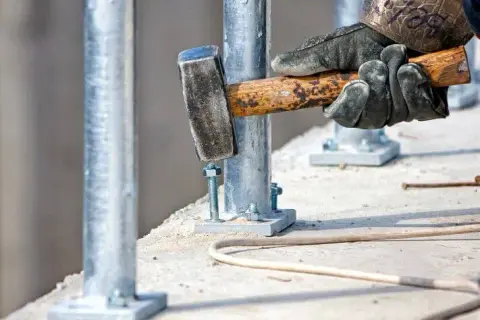 Najlepsze kotwy do betonu 10 mm – wybierz idealne mocowanie dla swojego projektu