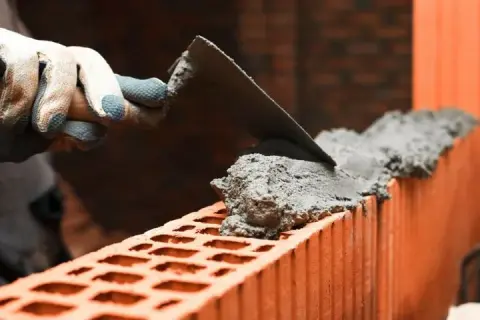 Jak zrobić gotową zaprawę betonową? Prosty przepis i wskazówki.