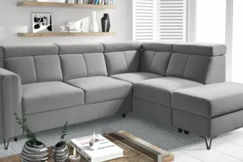 Narożnik czy sofa do małego salonu - co wybrać, aby zyskać przestrzeń?