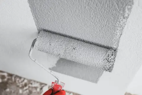 Jaki cement do tynkowania? Wybierz najlepszy do trwałych i estetycznych powierzchni