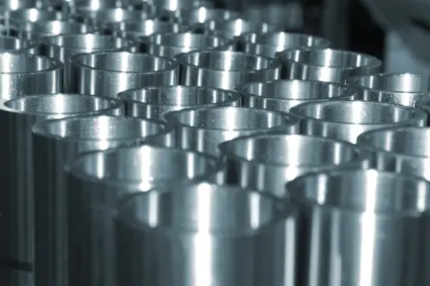Jak dbać o metalowe powierzchnie, by służyły przez lata?