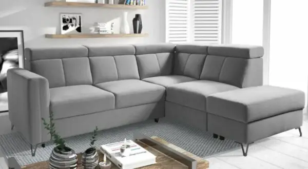 Narożnik czy sofa do małego salonu - co wybrać, aby zyskać przestrzeń?
