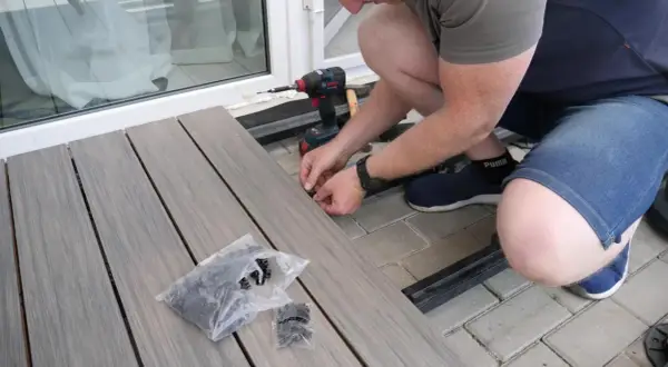 Jak położyć panele tarasowe samodzielnie - krok po kroku do idealnego tarasu