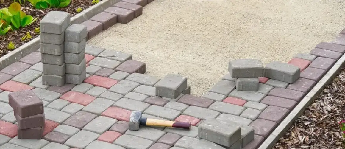 Zdjęcie Jaką zaprawę wybrać pod obrzeża, aby zapewnić ich trwałość i stabilność?