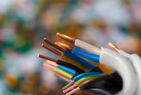 Przewody elektryczne ziemne miedziane i kable YKY — co warto wiedzieć przed zakupem?